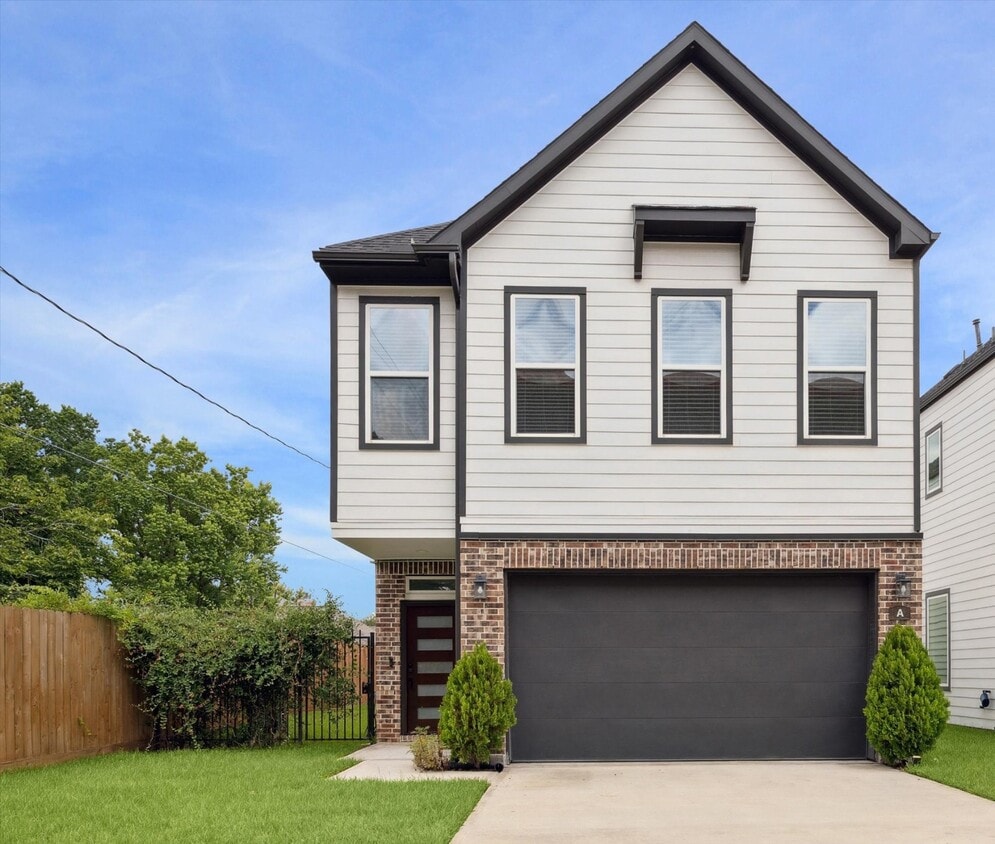 Foto principal - 6635 T C Jester Blvd