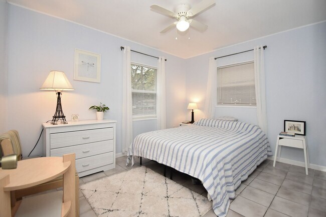 Foto del edificio - 2BR/1BA Duplex in Ridgeview