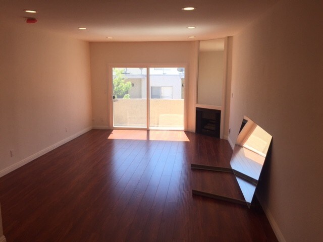 Foto del edificio - 4942 Whitsett Ave