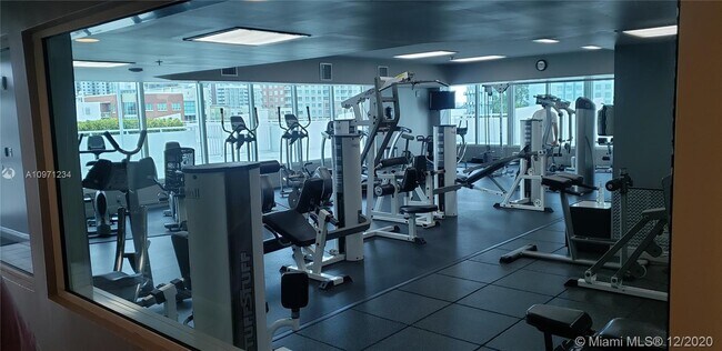 Foto del edificio - 275 NE 18th St