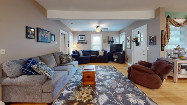 Foto del edificio - 672 Lisbon St