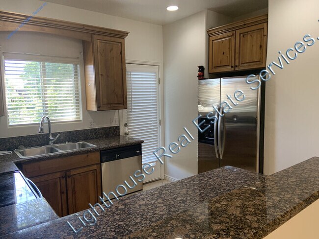 Foto del edificio - Fantastic Murray 3 Bedroom Townhome!
