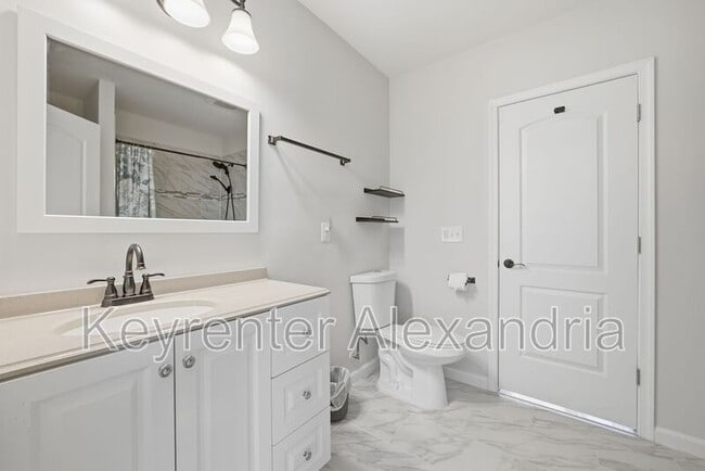 Foto del edificio - 6022 Rixey Dr