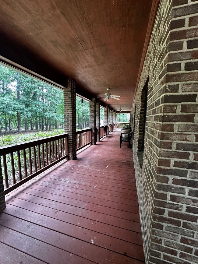 Foto del edificio - 105 Bear Creek Ct