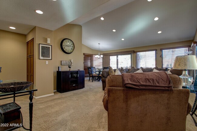 Foto del edificio - 9707 E Mountain View Rd