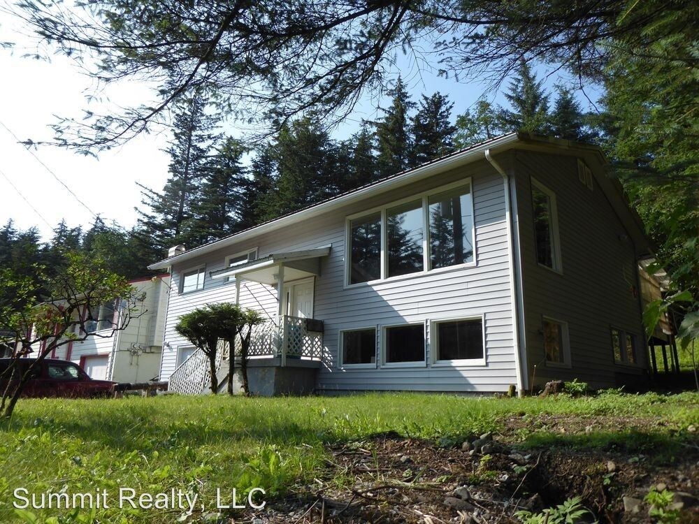 Primary Photo - 4 br, 2 bath House - 3001 Douglas Hwy