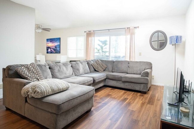 Living Room - 4903 Indian Wood Rd