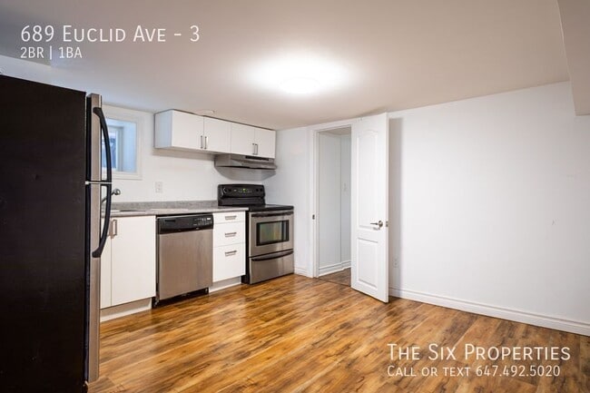 Building Photo - Beautiful 2 Bedroom Lower Level Annex Apartment