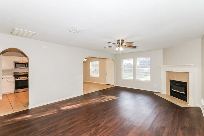 Building Photo - 3315 Maymist Dr