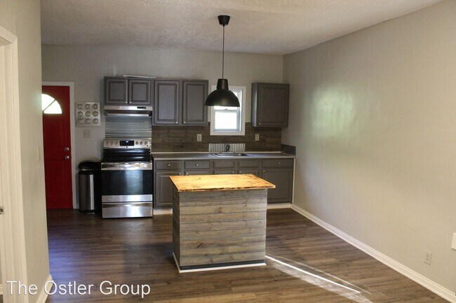 Building Photo - 2 br, 1.5 bath House - 1241 N. Tremont St