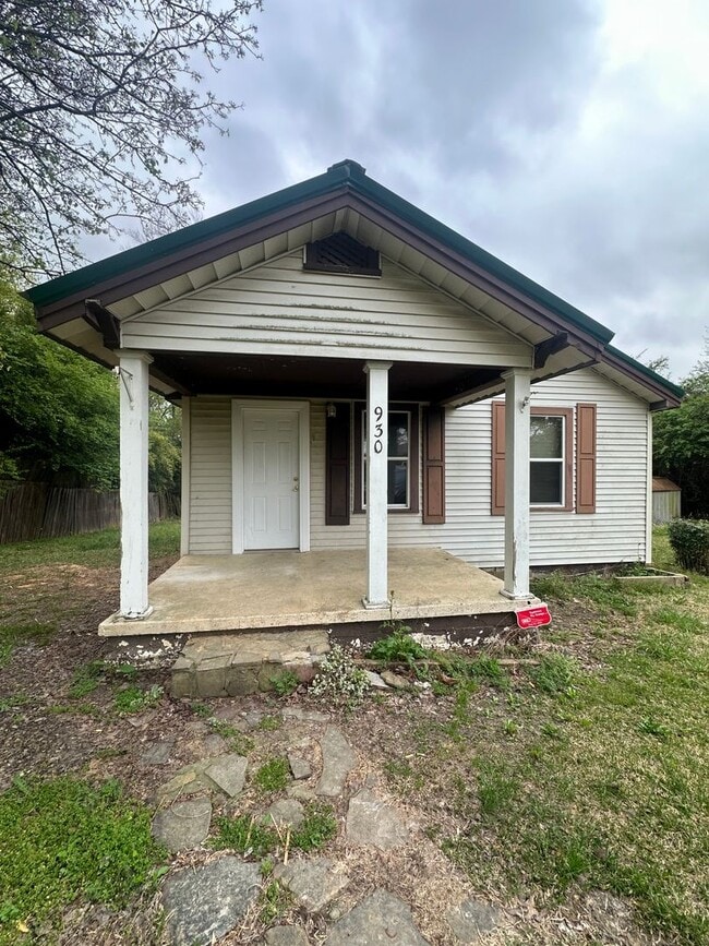 Building Photo - 930 Ivy St