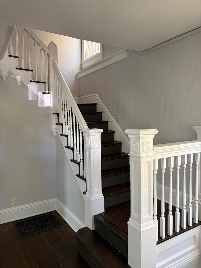 Building Photo - 2624 Montgall Ave