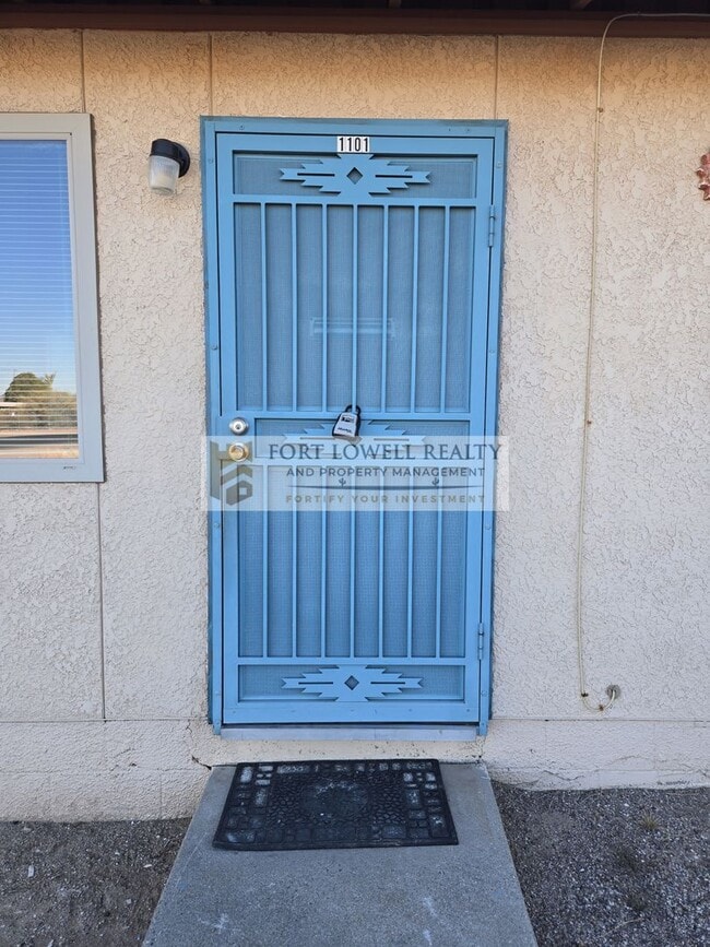 Building Photo - Casa Guadalupe Presents Two Bedroom End Unit