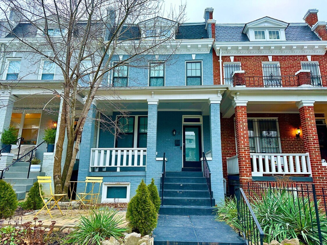4 Bed 3.5 Bath - Pets Welcome!!! - Parkin... - 4 Bed 3.5 Bath  - Pets Welcome!!! - Parkin...