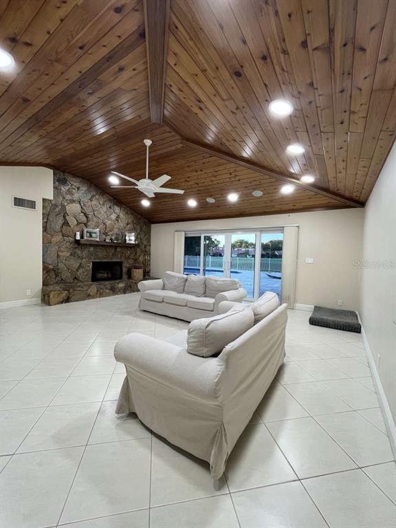 Foto del edificio - 2527 Lakes Dr