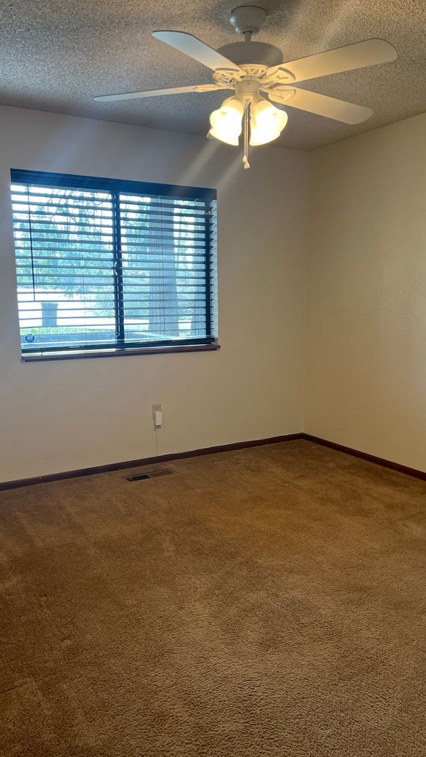 Foto del edificio - Two Bedroom Two bath home with attached Ga...
