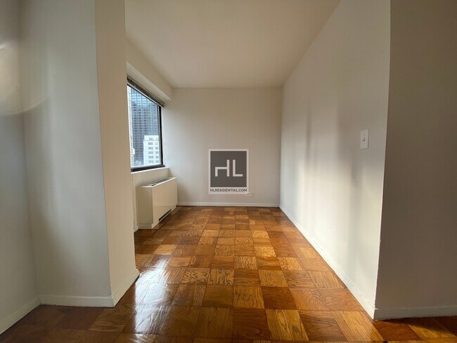 Building Photo - 8 AVENUE Alcove Studio