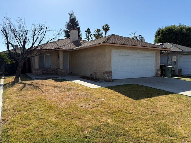Foto del edificio - Spacious 2-Bedroom, 1-Bathroom Home in Sou...