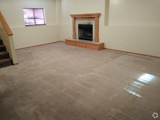 Building Photo - 819 S Todd Cir