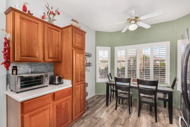 Foto del edificio - 16215 W Desert Winds Dr