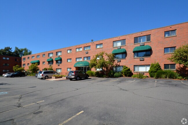 Calle Olcott 40 - Pembrooke Court Apartments