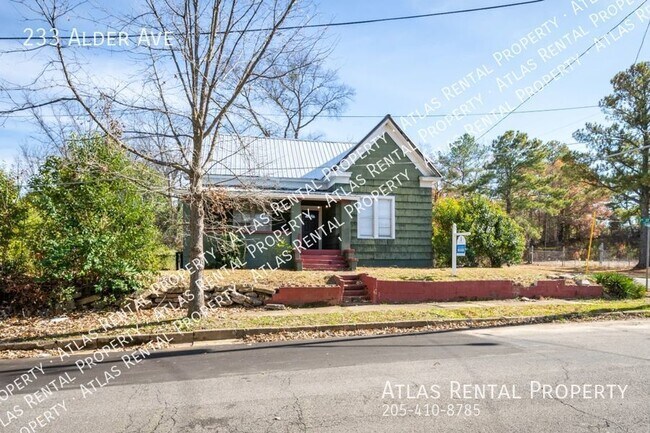 Building Photo - 233 Alder Ave