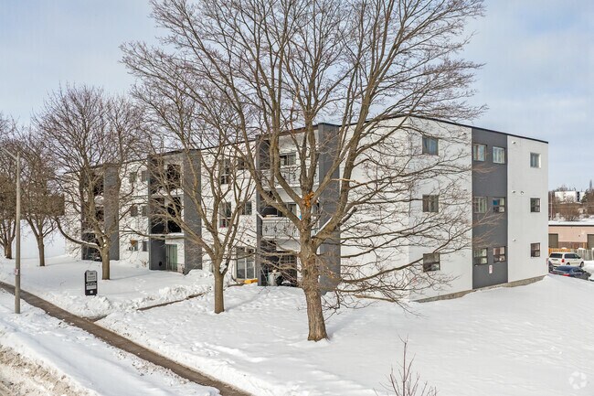 Photo du bâtiment - 6-88 Brybeck Crescent