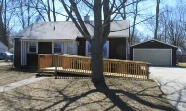 Building Photo - 1120 E Sugnet Rd