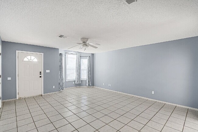 Foto del edificio - "Charming 3-Bedroom Home in El Paso with Spacious Living Areas – 1251 Sq Ft of Comfort!"