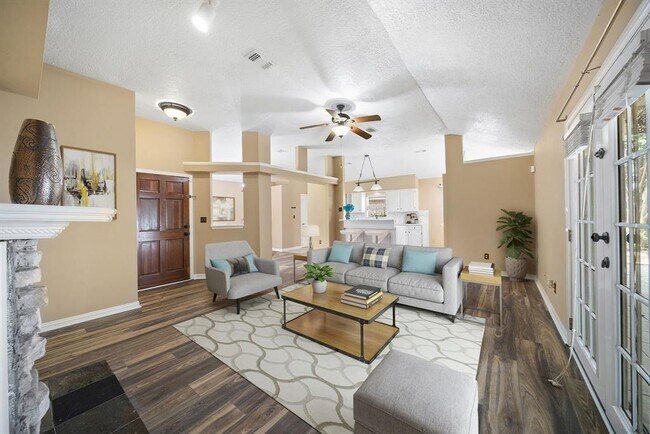 Foto del edificio - 15130 Yorktown Colony Dr