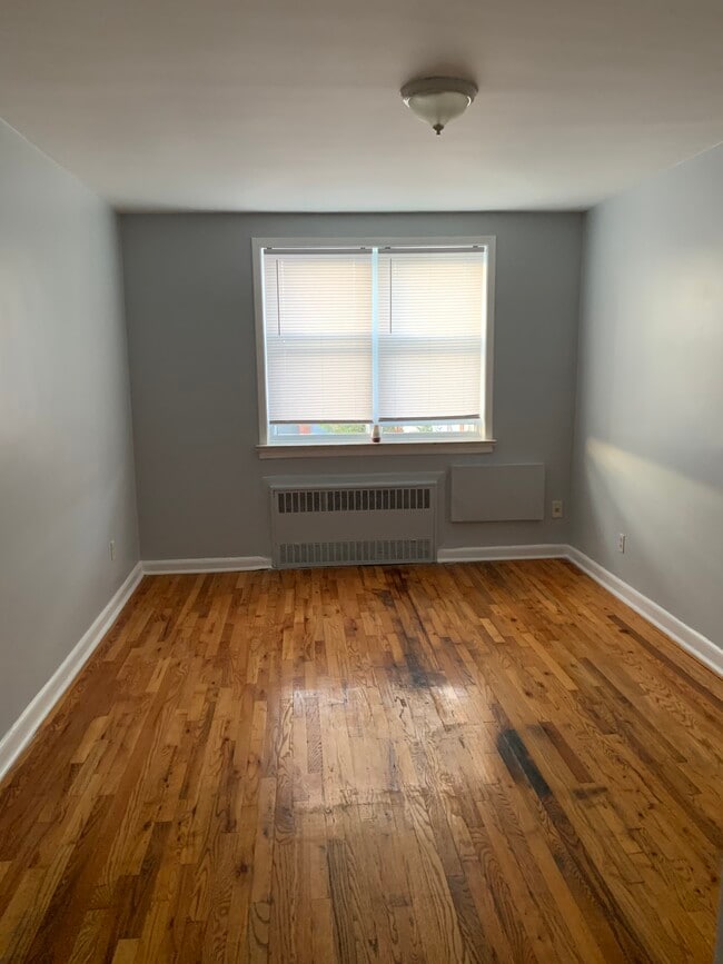 Building Photo - 43 Dank Ct