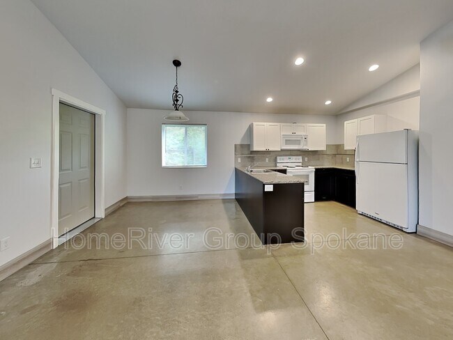 Foto del edificio - 11904 E 4th Ave