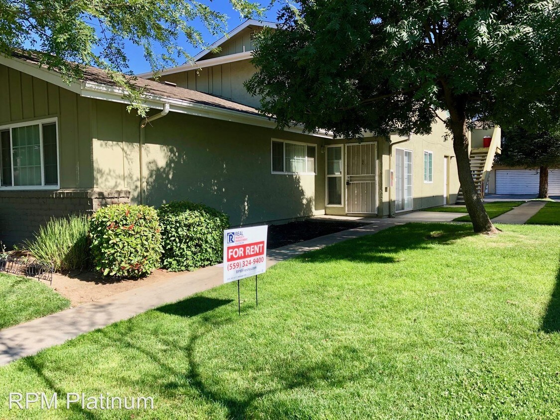 2 br, 1 bath House 460 W Alamos 2 House Rental in Clovis, CA