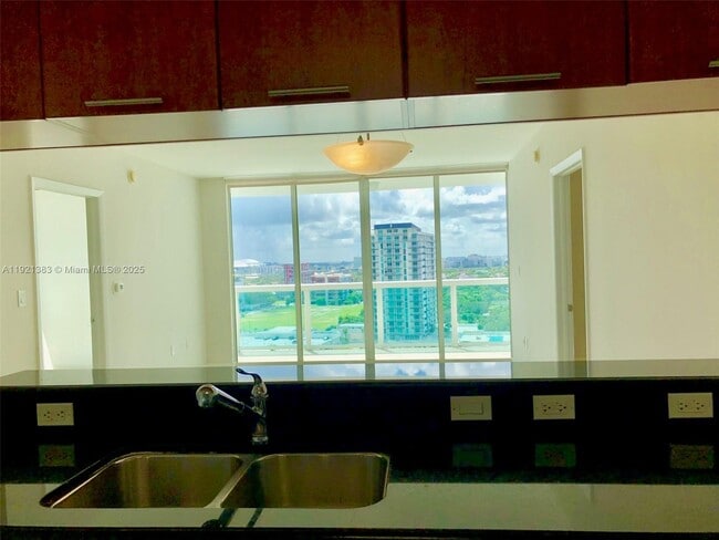 Foto del edificio - 1800 N Bayshore Dr