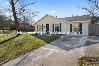 Building Photo - 2600 Bluebird Ln