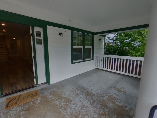 Building Photo - 1236 Mill St