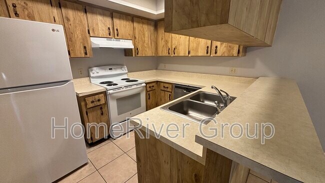 Foto del edificio - 3205 Bloomingdale Villas Ct