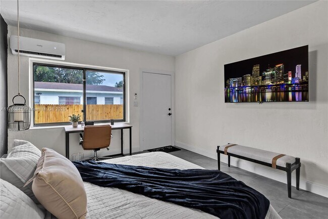 Foto del edificio - 1350 NE 111th St