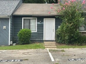 Building Photo - 2235 Sandpiper St
