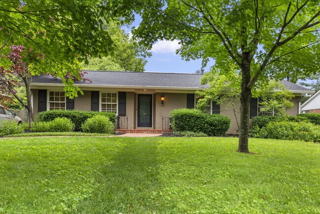 Building Photo - 309 Greenbriar Rd