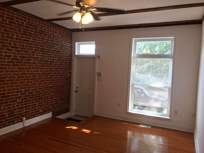 Foto del edificio - Updated 3-Bedroom, 1-Bath Home in HOT Remi...