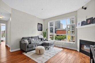 Building Photo - 1240 India St