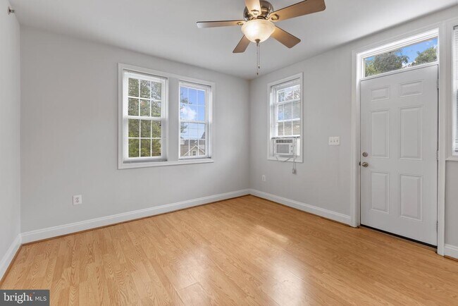 Foto del edificio - 321 Magothy Rd