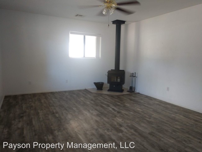Building Photo - 2 br, 2 bath House - 43 S. RAINBOW DR.