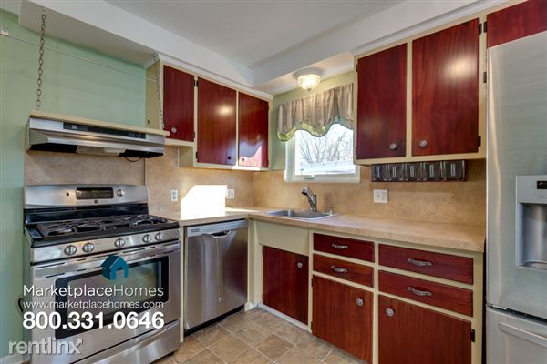 Building Photo - 23668 Filmore St