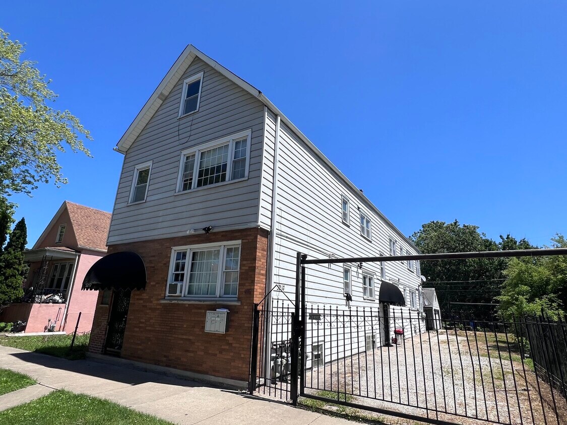 Primary Photo - 5217 S Hermitage Ave