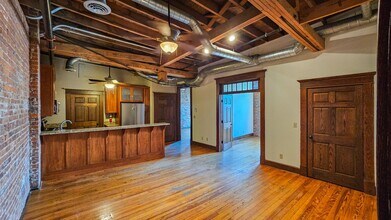 Building Photo - 111 W 7th St