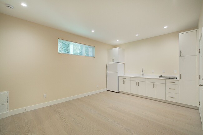 Photo - 0Bd/1Ba Seattle Studio House