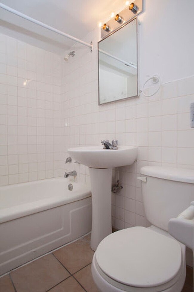 Building Photo - 3455 Rue Aylmer