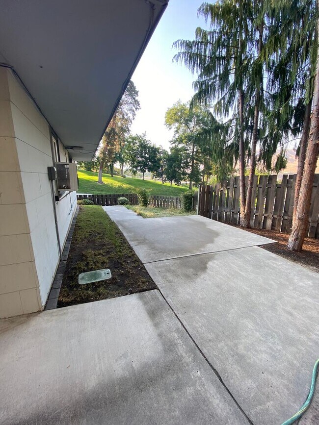 Foto del edificio - Johnson Duplex Apartments